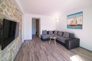 Holiday house with a parking space Kampor, Rab - 16357