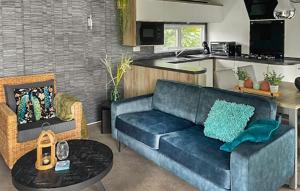 2 Bedroom Amazing Home In Heinkenszand