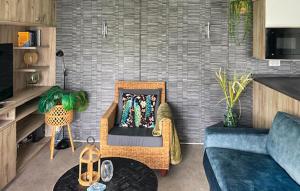 2 Bedroom Amazing Home In Heinkenszand