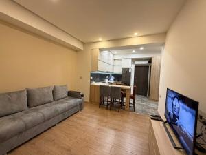 ''The View Apartment ''- CITY CENTER Chic 1 Bedroom, Stunning Balcony View