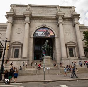 Superb 4-bedroom apartment 1 block from Central Park in vibrant New York City