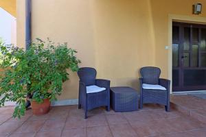Apartments with parking space Lopar, Rab - 21808