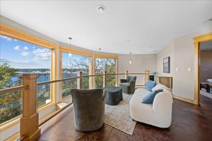 Family Lake Retreat Private Beach Dock Views