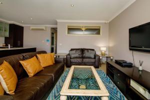 33B Cypress
