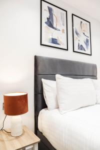 The Rye Retreat - 1BR Modern Design with Smart TV & Secure Underground Parking in Central High Wycombe HP13, Sleeps 3