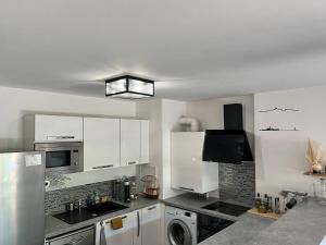 Cosy Appart Famille proche Marseille, Box et Terrasse