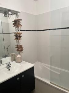 Cosy Appart Famille proche Marseille, Box et Terrasse