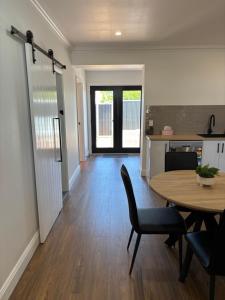 Twin Queen Room CBD Apartments