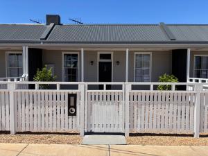 Twin Queen Room CBD Apartments