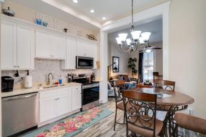 Modern Apartment Retreat Near Nulu Attractions