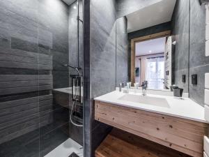 Courchevel 1850 - Appartement 8 pers. - Centre station - Proche pistes - Wi-Fi - FR-1-631-239