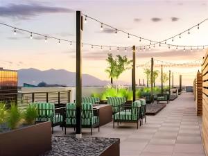 Modern Downtown 2BR 2BA with City Views Fire Pit Walk to Delta Center