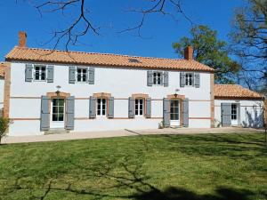 Maison familiale avec babyfoot et piscine chauffée - FR-1-426-597