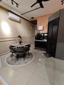 HI Studio Mesahill Premier - KLIA - Bathtub - WIFI & NETFLIX