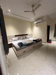 Hotel Jaipur In, Jatipura Parikrama Marg Near Mukharvind Temple