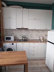 Cozy 1-Bedroom Varketili Apartment Near Metro & Market