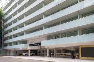 Dazzler by Wyndham Polo