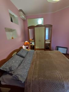 Spacious apartment at 18 Grigory Skovoroda Street