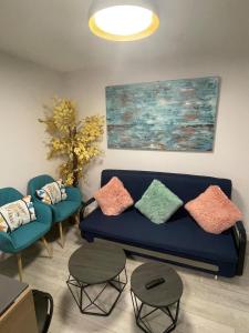 Cozy and modern two bedroom guest suite