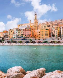 Bright apartment in Menton