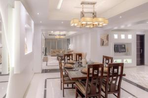 شقة رائعة في المهندسين في قلب القاهرة