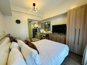 Grand Residences Condotel with Balcony