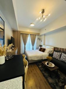 Grand Residences Condotel with Balcony