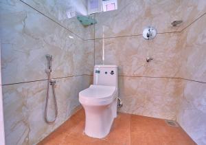 Celestiah Lakeshore Kochi by VOYE HOMES - Calm backwater villa in Kumbalangi