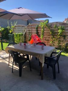 Gîte LExotique au calme, terrasse & jardin, Cusset