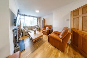 Pass the Keys 3-Bedroom Home in Chelmsford Sleeps 7