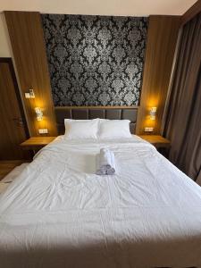 Aston Apartment 16-07