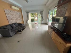 Gmob Pool Villa Resort