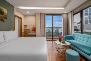 Happy House Hotel & Apartment