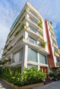 Happy House Hotel & Apartment