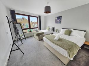 Spacious 4 Bedroom Flat, Perfect for trade teams