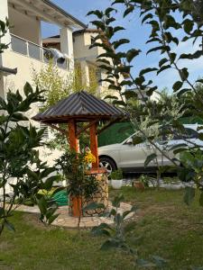 Guest House White Villa