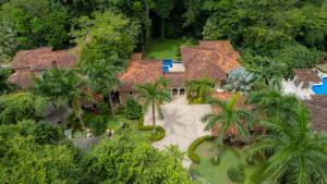 Casa Zafiro 7 bdrs private pool in Los Suenos