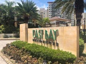 Staycation in Larsen