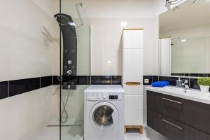 Apartment in Panorama City with stunning views