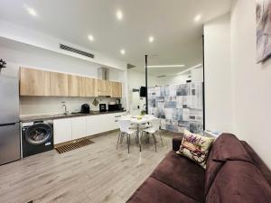 San Saba Street Apartment 48