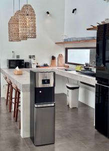 Gorgeous 2BR Oasis With Infinity Pool & Unobstructed Views