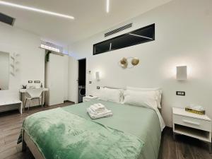 San Saba Street Apartment 52