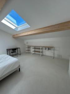 5 bedroom house, office, laundry room