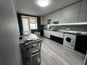ApartPoltava 1-bedroom з великою кухнею та шикарною панорамою на АНТОНА ГРИЦАЯ,10