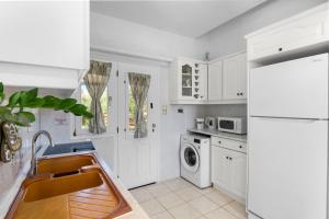 Anthoulas Sea View Apartment