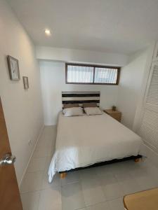 Modern Seaside Retreat, 3BR, Unbeatable Views