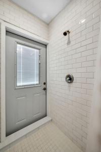 Upcycled Shipping Containers Transformeda Glamping Home for a Unique Florida Vacation