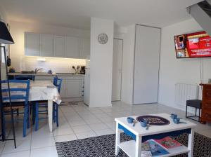 Charmante Maison Bord de Mer avec Piscine et Tennis 5-P