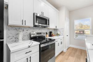 Blue Haven 3BR Near Downtown Airport Private Park