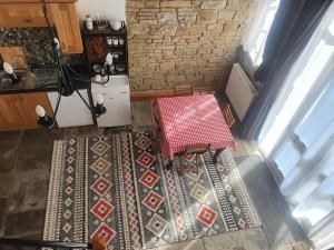 Detached cottage in town, Spacious rustic charm